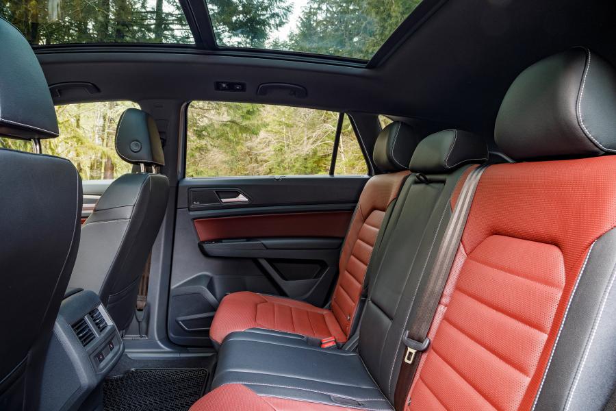 Интерьер Volkswagen Atlas Cross Sport SEL R-Line 2020 года  (фото 43 из 43)